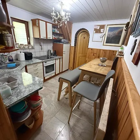 Chalet Nati - Pet Friendly, Bbq, Huge Fenced Jard