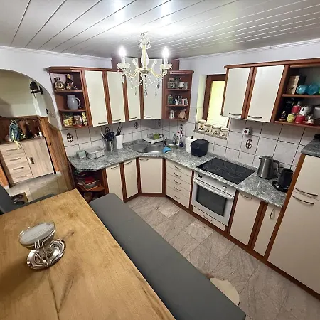 Nati - Pet Friendly, Bbq, Huge Fenced Jard Chalet